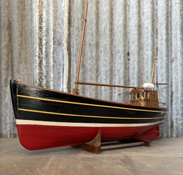Scratch Built Scottish Tug Boat - Image 2