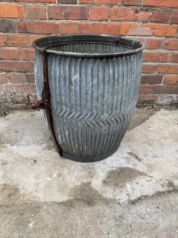 Vintage Galvanised Dolly Tub – Ribbed Zinc Laundry Barrel / Planter - Image 2